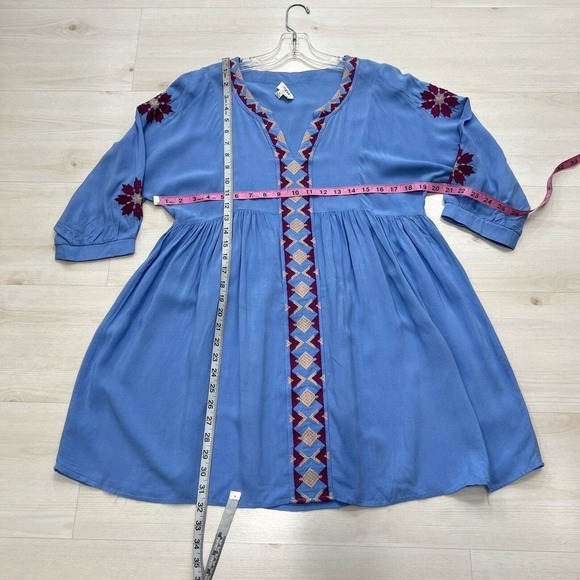 Umgee Dress Medium 3/4 Sleeve Embroidered Blue Red Flowers Boho Chic - Picture 11 of 14
